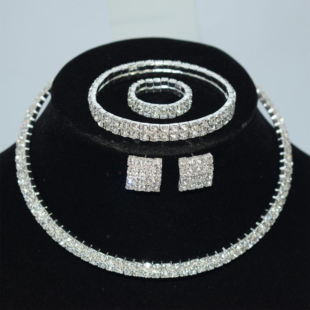 Stylish zircon set
