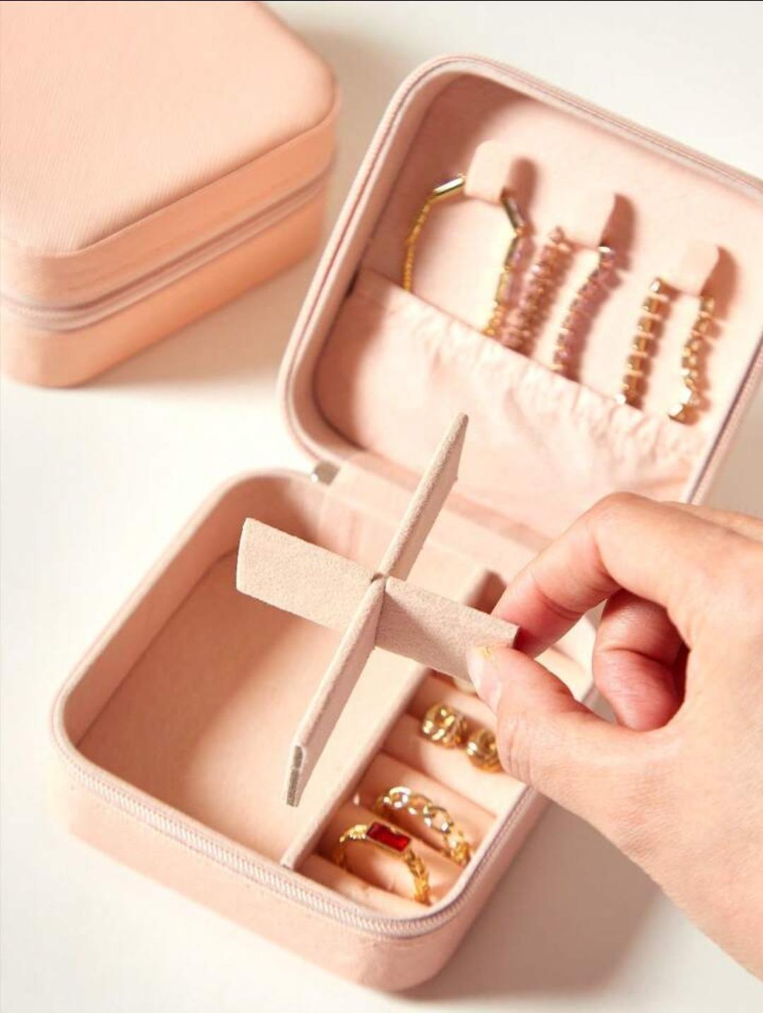 Jewelry box